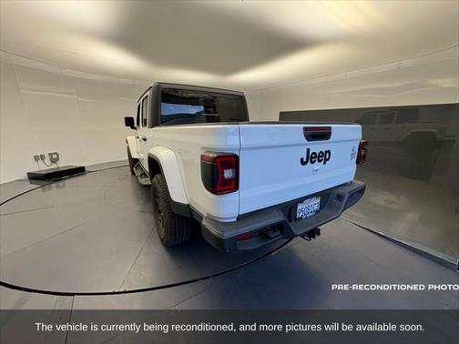 2021 Jeep Gladiator Sport