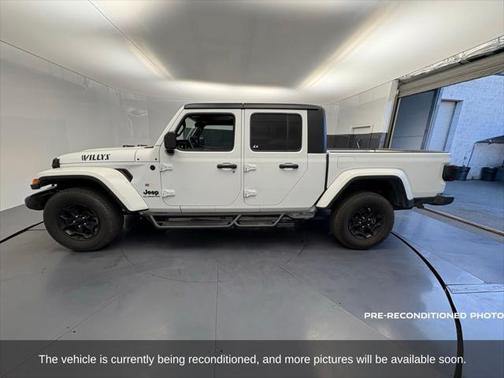 2021 Jeep Gladiator Sport