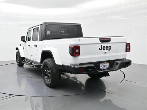 2021 Jeep Gladiator Sport