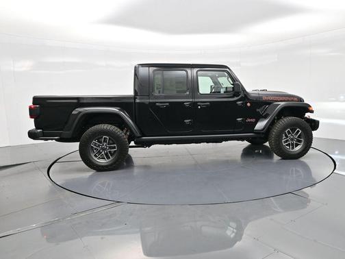 2025 Jeep Gladiator Mojave X