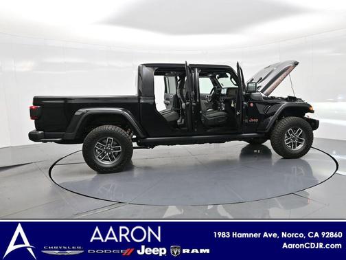 2025 Jeep Gladiator Mojave X