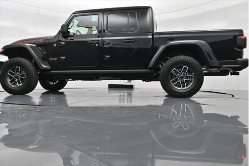 2025 Jeep Gladiator Mojave X