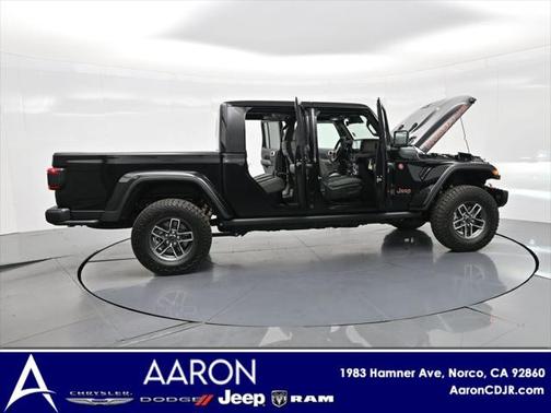 2025 Jeep Gladiator Mojave X