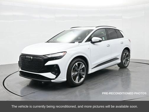 2024 Audi Q4 e-tron Premium Plus 55 quattro