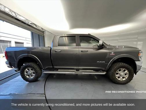 2020 RAM 2500 Laramie Crew Cab 4X4 6'4' Box