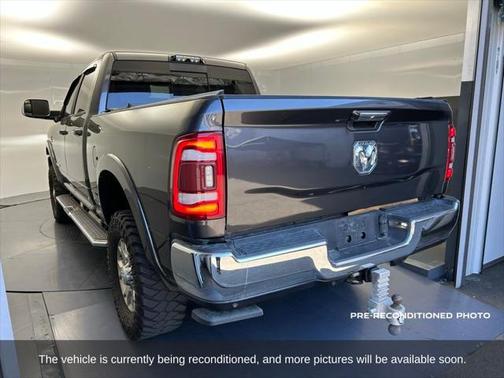 2020 RAM 2500 Laramie Crew Cab 4X4 6'4' Box