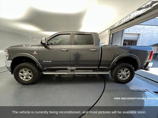 2020 RAM 2500 Laramie Crew Cab 4X4 6'4' Box