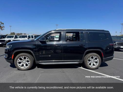 Diamond Black Crystal Pearlcoat 2022 Jeep Wagoneer Series II 4x2