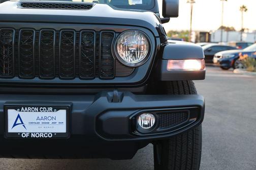 2026 Jeep Gladiator Sport S