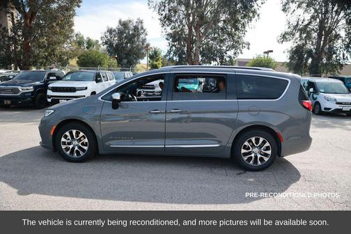 2023 Chrysler Pacifica L
