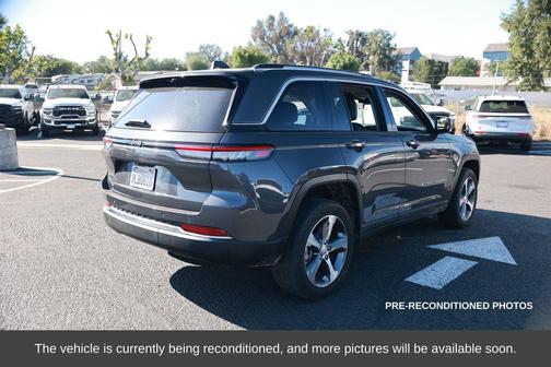 Baltic Gray Metallic Clearcoat 2024 Jeep Grand Cherokee 4xe Base