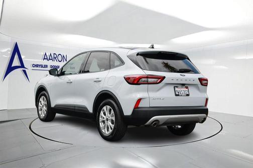 Space Silver Metallic 2025 Ford Escape Active