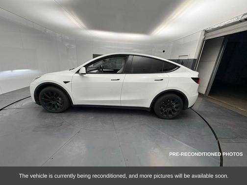 2022 Tesla Model Y Long Range Dual Motor All-Wheel Drive