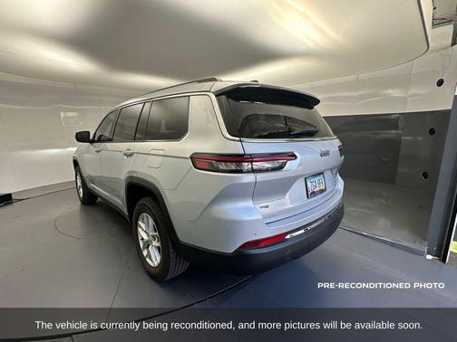 2022 Jeep Grand Cherokee L Laredo