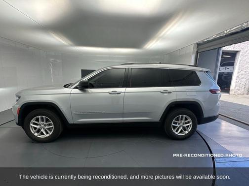 2022 Jeep Grand Cherokee L Laredo