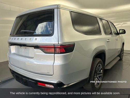 2024 Jeep Wagoneer L Series II 4x2
