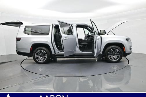 2024 Jeep Wagoneer L Series II 4x2