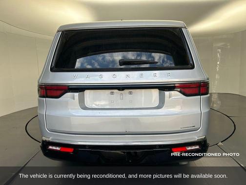 2024 Jeep Wagoneer L Series II 4x2