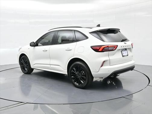 2023 Ford Escape ST-Line Elite