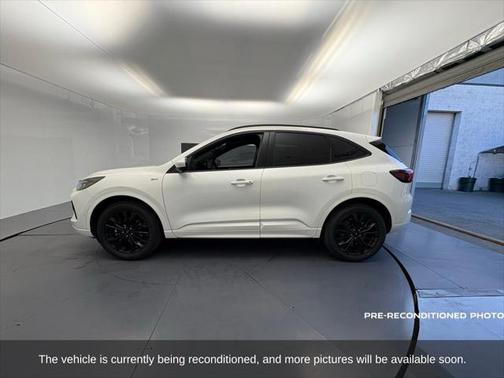 2023 Ford Escape ST-Line Elite