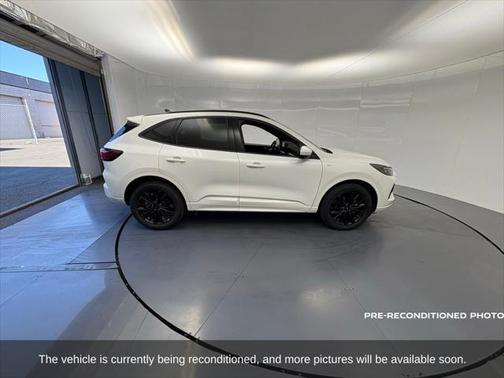 2023 Ford Escape ST-Line Elite