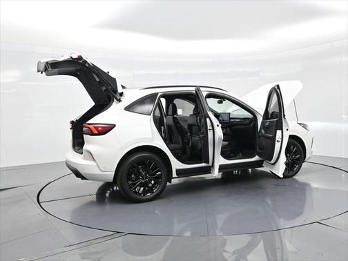 2023 Ford Escape ST-Line Elite