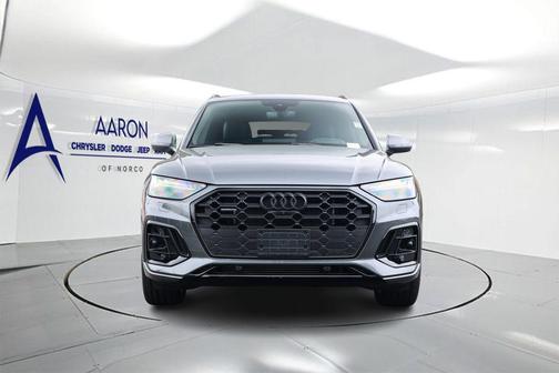 Daytona Gray Pearl Effect 2024 Audi Q5 e 55 S line Prestige
