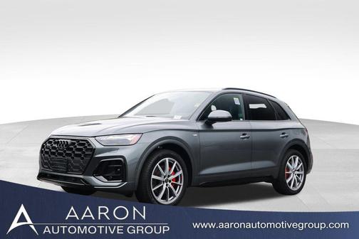 Daytona Gray Pearl Effect 2024 Audi Q5 e 55 S line Prestige