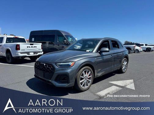 Daytona Gray Pearl Effect 2024 Audi Q5 e 55 S line Prestige