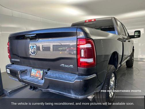 2024 RAM 2500 Laramie Crew Cab 4x4 6'4' Box