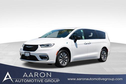 Bright White Clearcoat 2024 Chrysler Pacifica Hybrid Select
