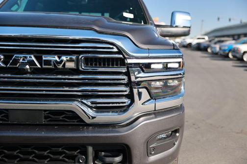 2026 RAM 3500 Laramie Crew Cab 4x4 8' Box