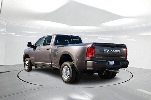 2026 RAM 3500 Laramie Crew Cab 4x4 8' Box