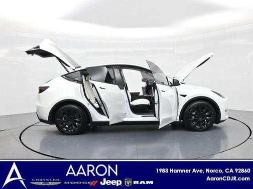 2022 Tesla Model Y Long Range Dual Motor All-Wheel Drive