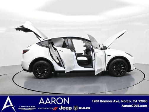 2022 Tesla Model Y Long Range Dual Motor All-Wheel Drive