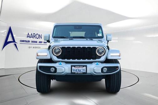 Silver Zynith Clearcoat 2024 Jeep Wrangler 4xe High Altitude