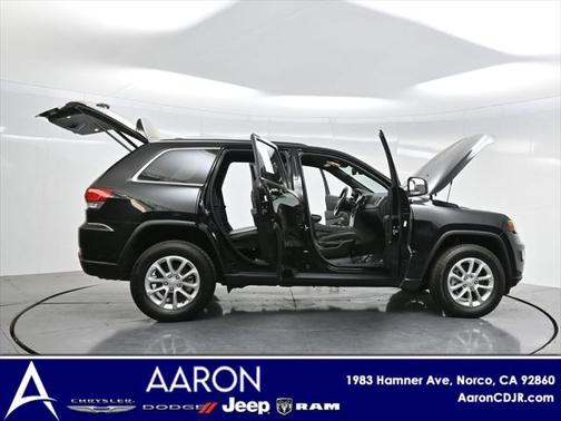 2022 Jeep Grand Cherokee Laredo