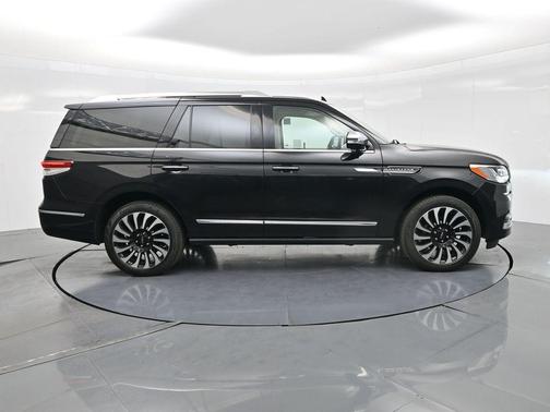 2023 Lincoln Navigator Black Label