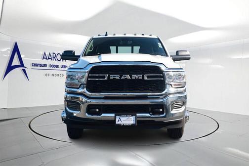 Bright White Clearcoat 2022 RAM 3500 Tradesman Crew Cab 4x4 8' Box