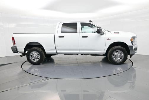2024 RAM 2500 Tradesman Crew Cab 4x4 6'4' Box