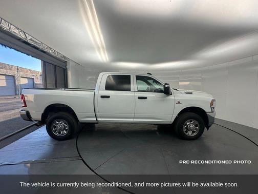 2024 RAM 2500 Tradesman Crew Cab 4x4 6'4' Box