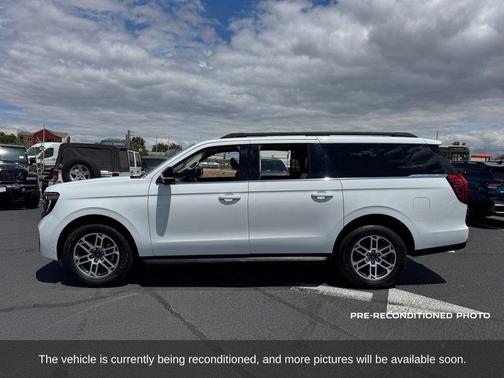 Oxford White 2025 Ford Expedition Max Active 4x4