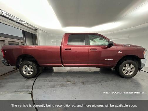 2020 RAM 2500 Big Horn Crew Cab 4X4 8' Box