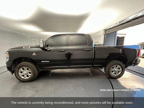 2024 RAM 2500 Laramie Crew Cab 4x4 6'4' Box