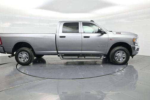 2022 RAM 3500 Tradesman Crew Cab 4x4 8' Box