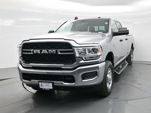 2022 RAM 3500 Tradesman Crew Cab 4x4 8' Box