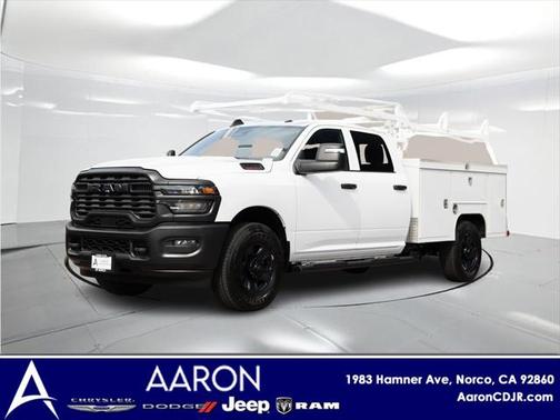 2025 RAM 2500 Tradesman Crew Cab 4x2 8' Box