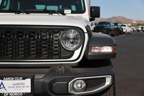 2026 Jeep Gladiator Sport