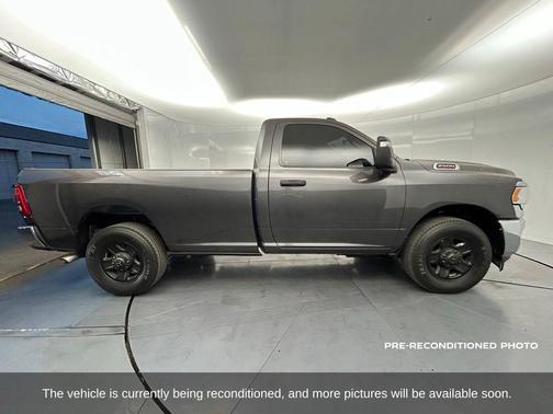 2023 RAM 2500 Tradesman Regular Cab 4x2 8' Box