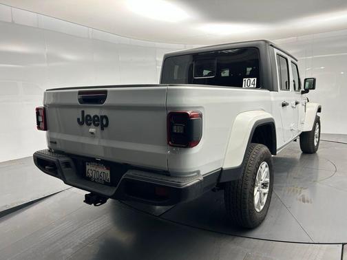 2023 Jeep Gladiator Sport S